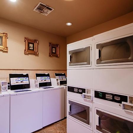Oyo Pinewood Inn & Suites Silsbee Exteriér fotografie
