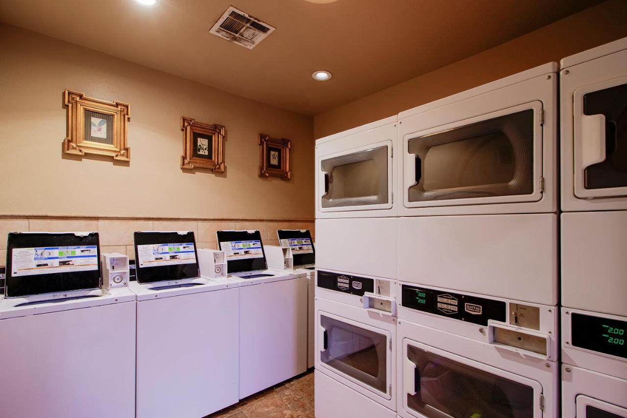 Oyo Pinewood Inn & Suites Silsbee Exteriér fotografie