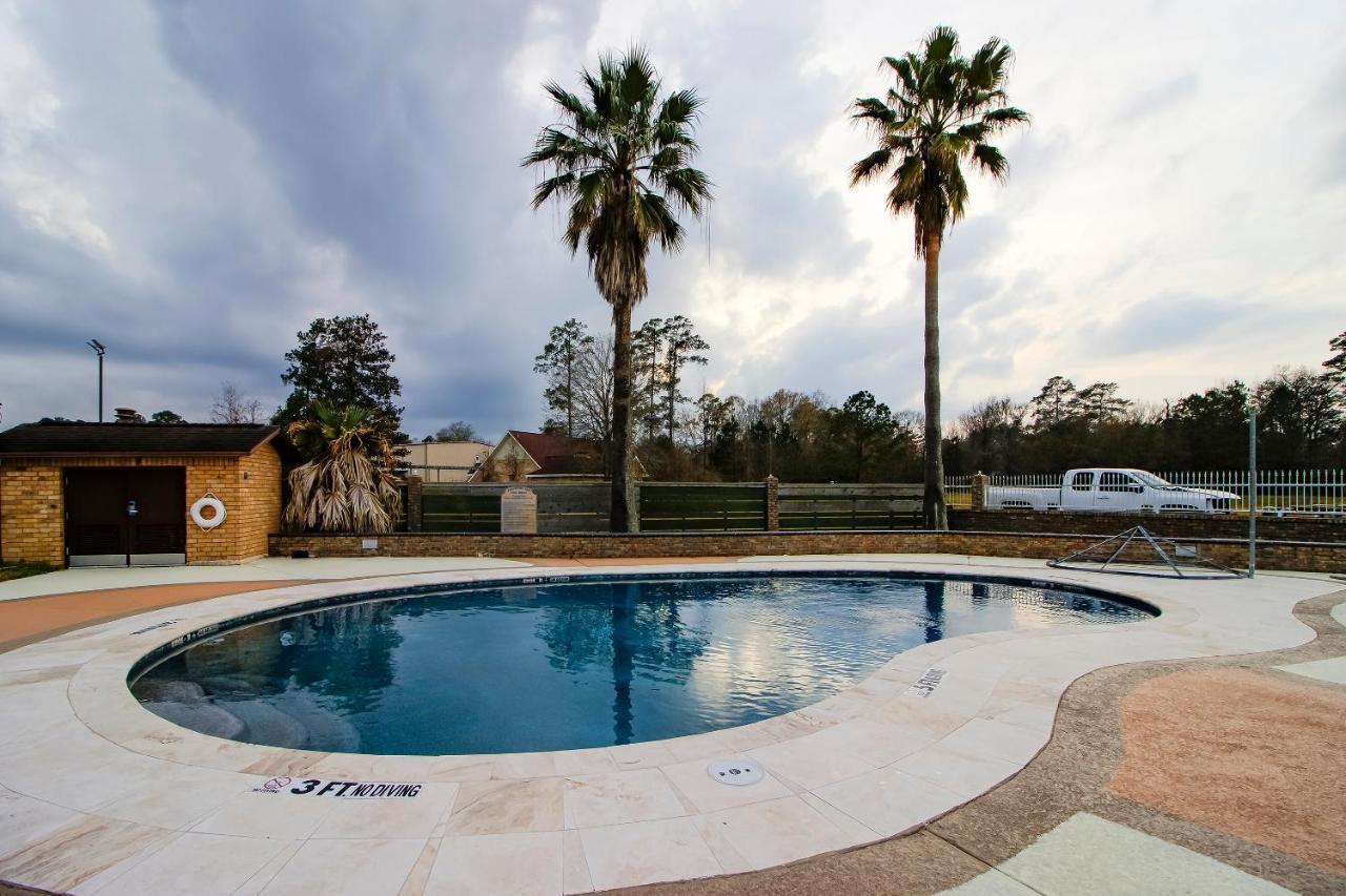 Oyo Pinewood Inn & Suites Silsbee Exteriér fotografie