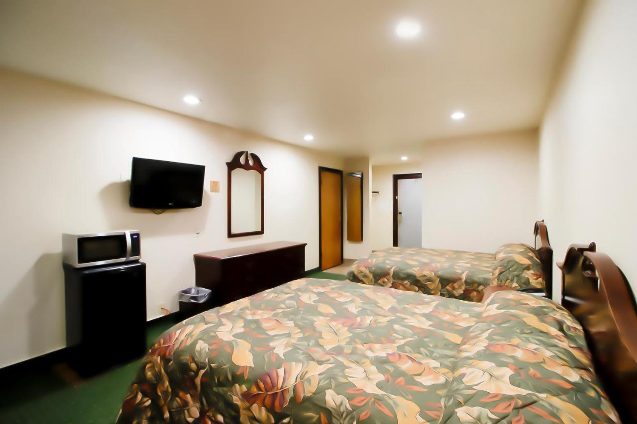 Oyo Pinewood Inn & Suites Silsbee Exteriér fotografie