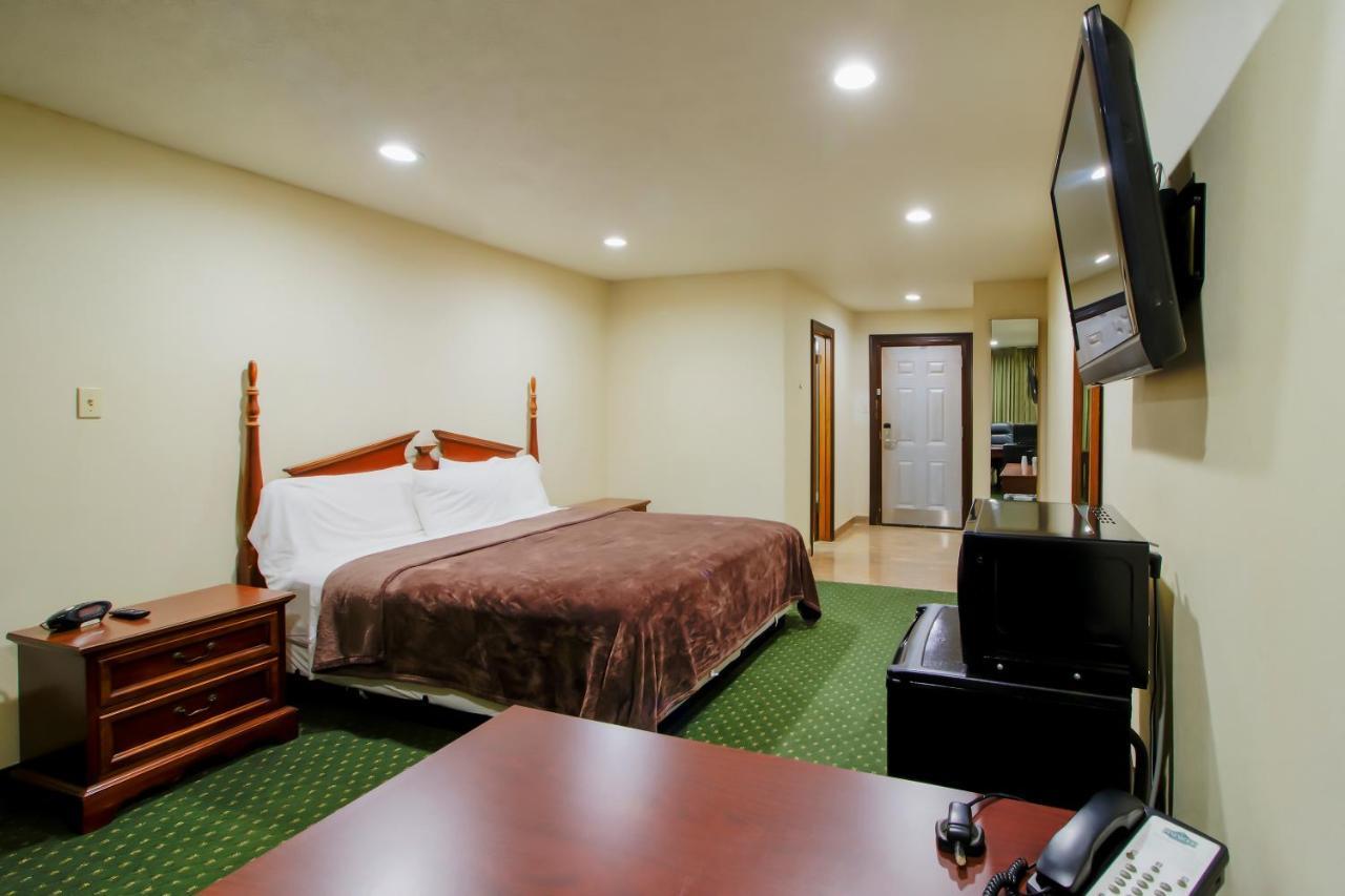 Oyo Pinewood Inn & Suites Silsbee Exteriér fotografie