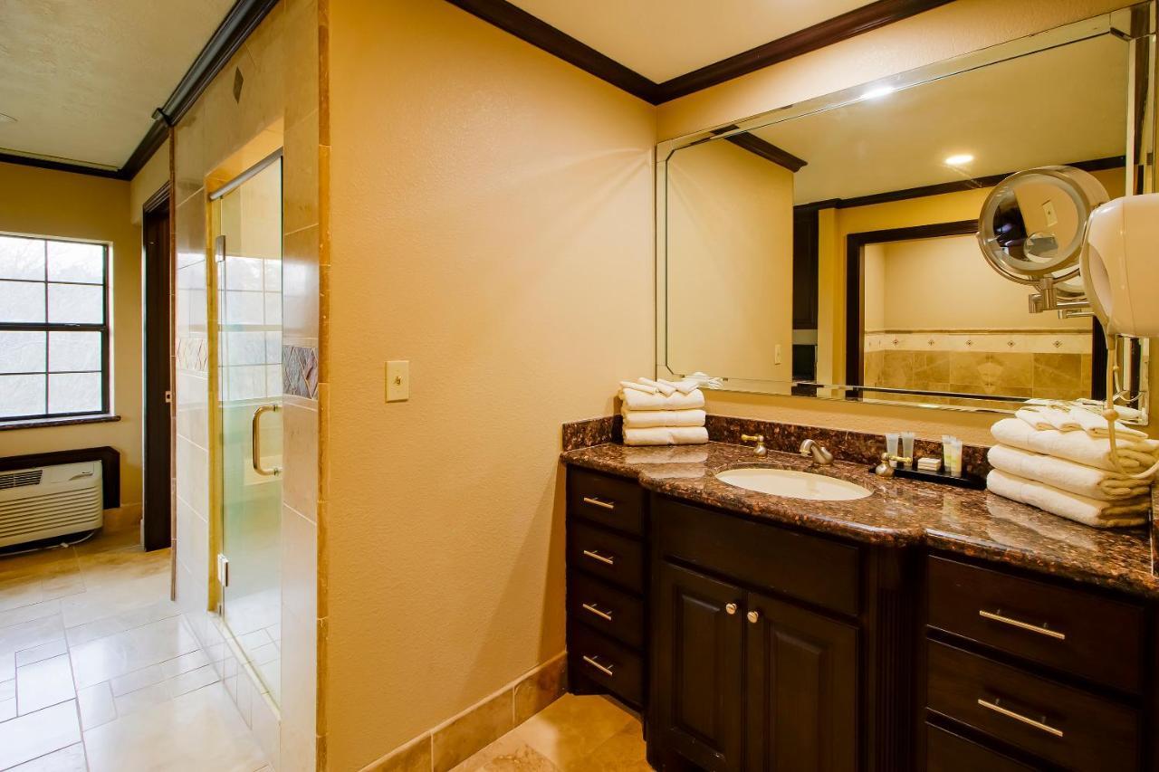 Oyo Pinewood Inn & Suites Silsbee Exteriér fotografie
