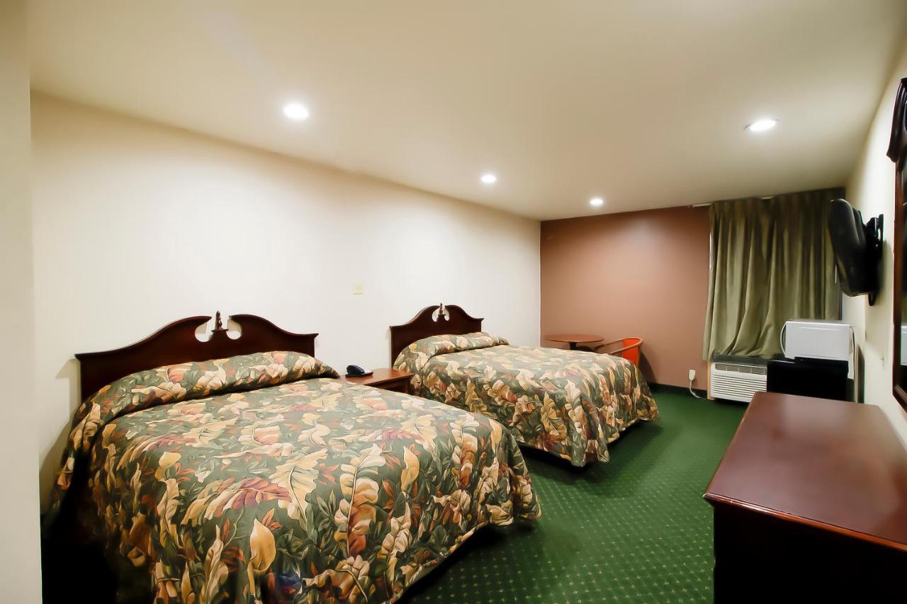 Oyo Pinewood Inn & Suites Silsbee Exteriér fotografie