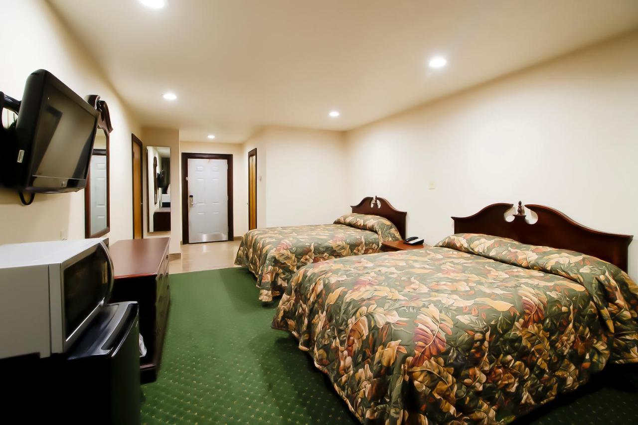 Oyo Pinewood Inn & Suites Silsbee Exteriér fotografie